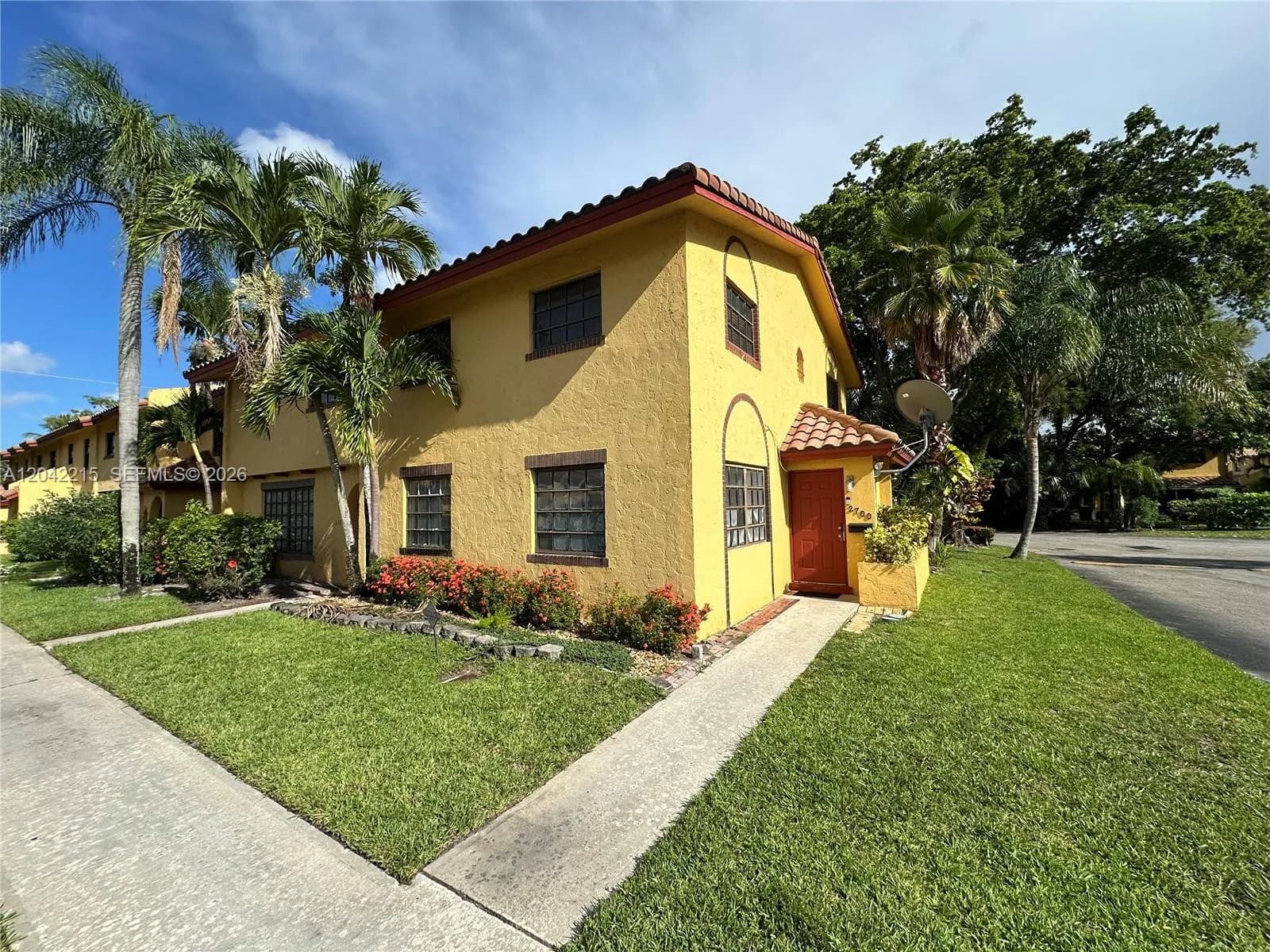 2700 NW 47th Ter # 1001, Lauderdale Lakes FL 33313