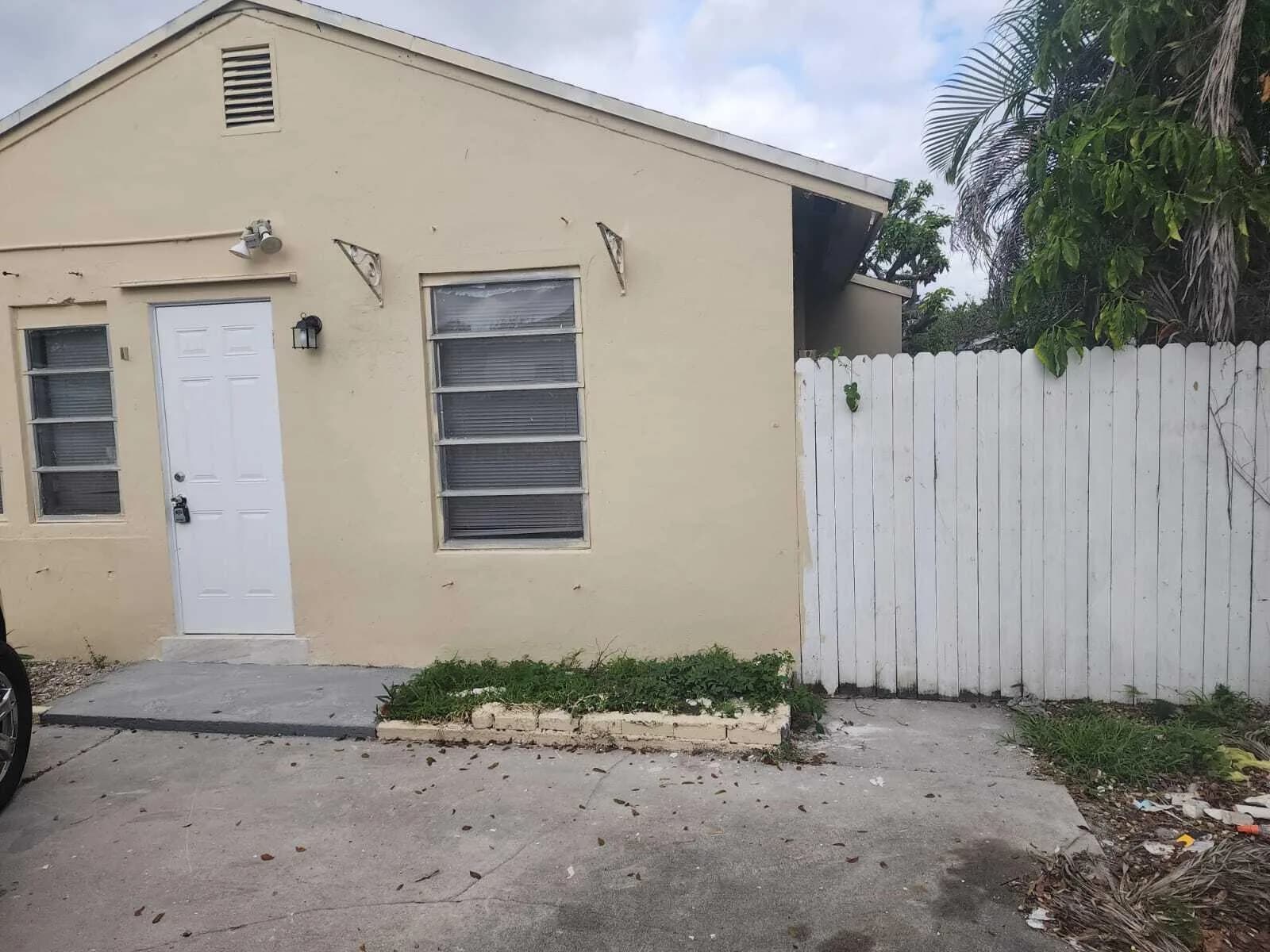 1910 Garfield Street # 1-4, Hollywood, FL 33020