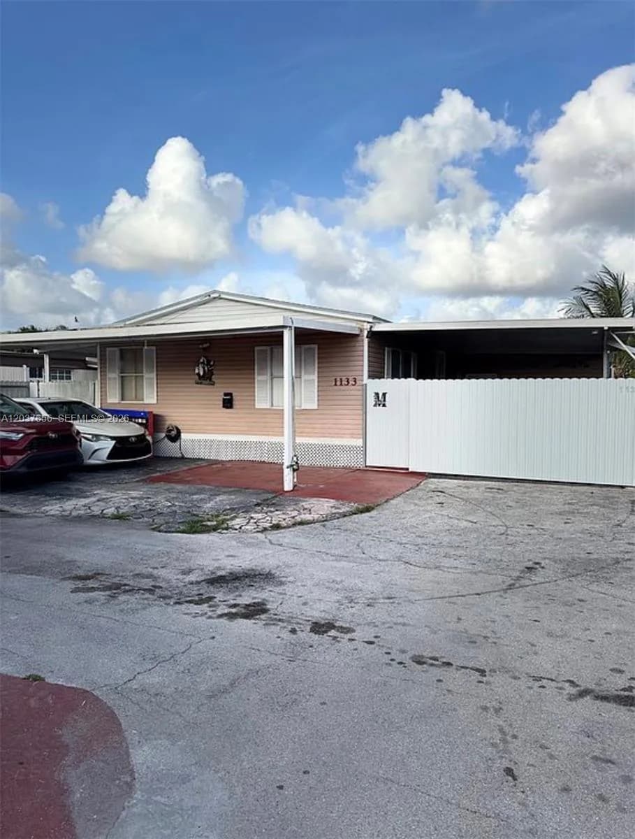1133 SW 130th Ave, Miami FL 33184