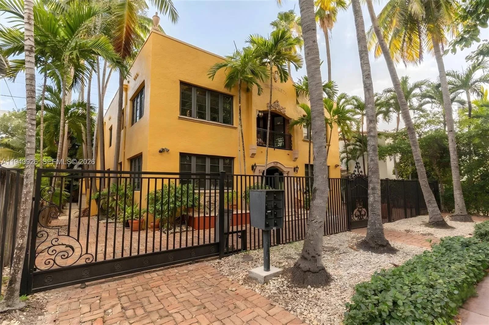 632 15th St, Miami Beach FL 33139