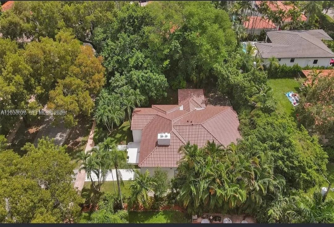 528 Sevilla Ave, Coral Gables, FL 33134