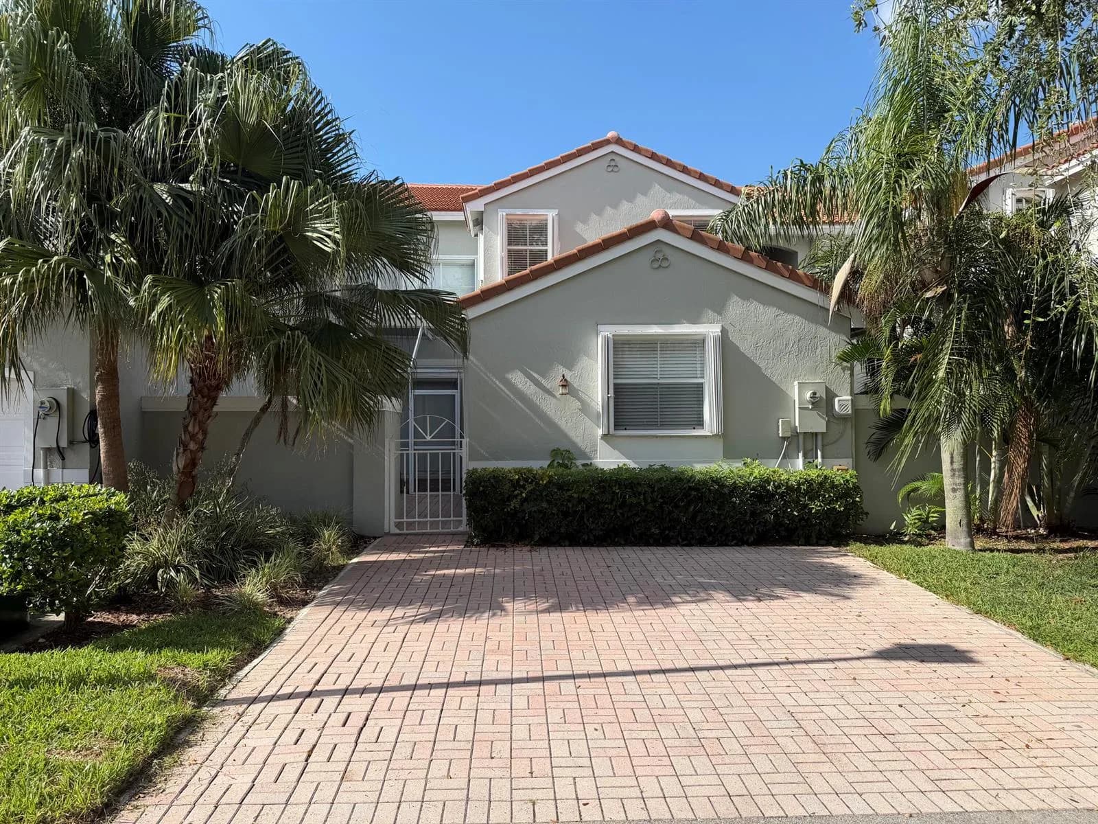 940 Doveplum Court, Hollywood FL 33019