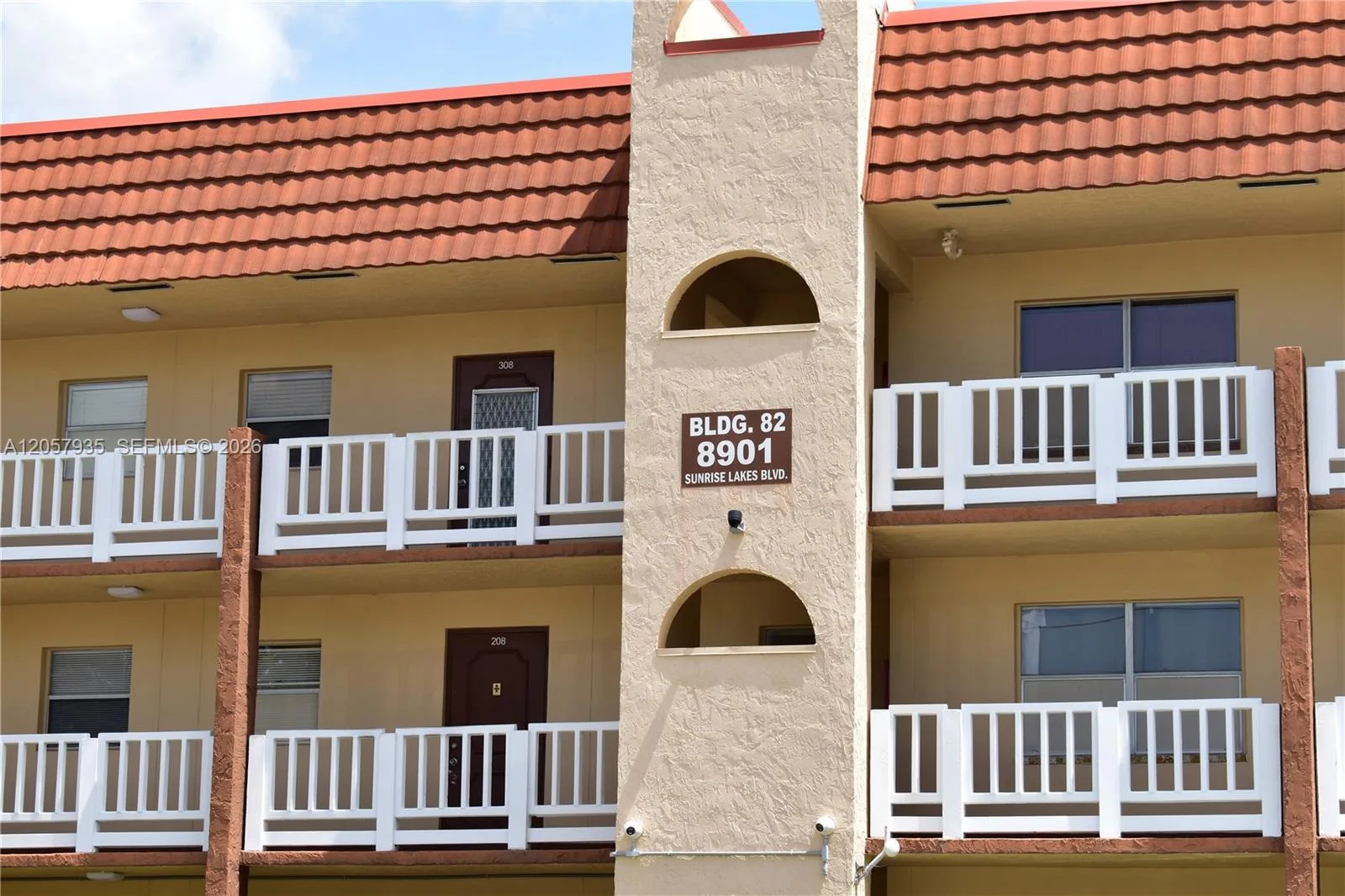 8901 Sunrise Lakes Blvd # 211, Sunrise FL 33322