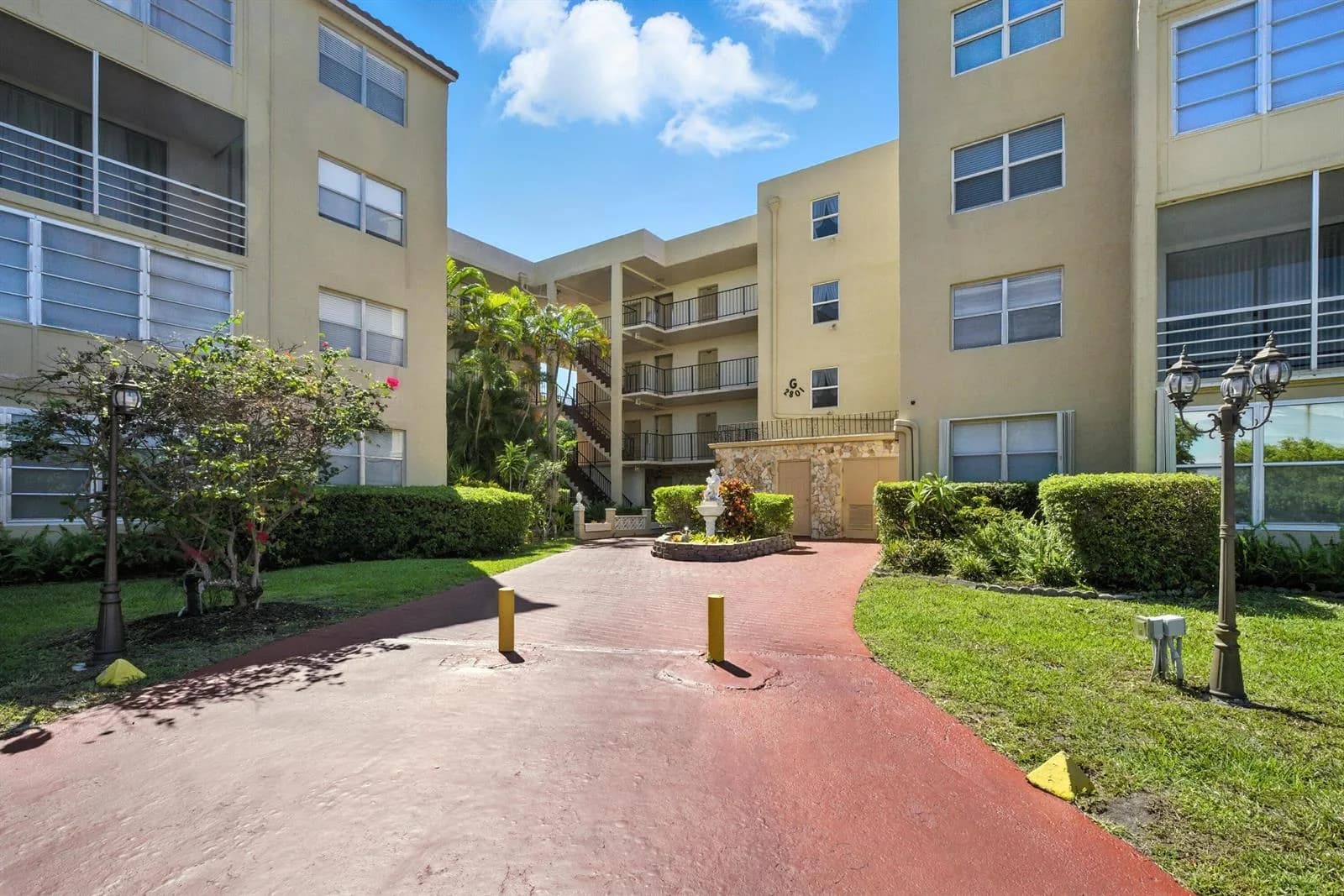 2801 Somerset Drive # 101, Lauderdale Lakes FL 33311