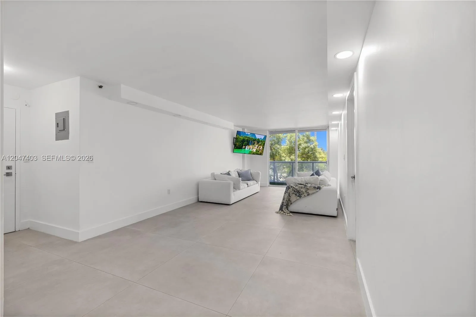 2457 Collins Ave # 201, Miami Beach, FL 33140