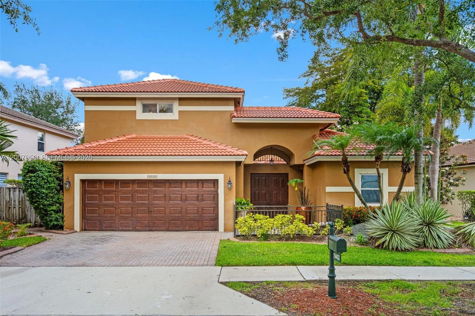 16403 Diamond Head Dr, Weston FL 33331