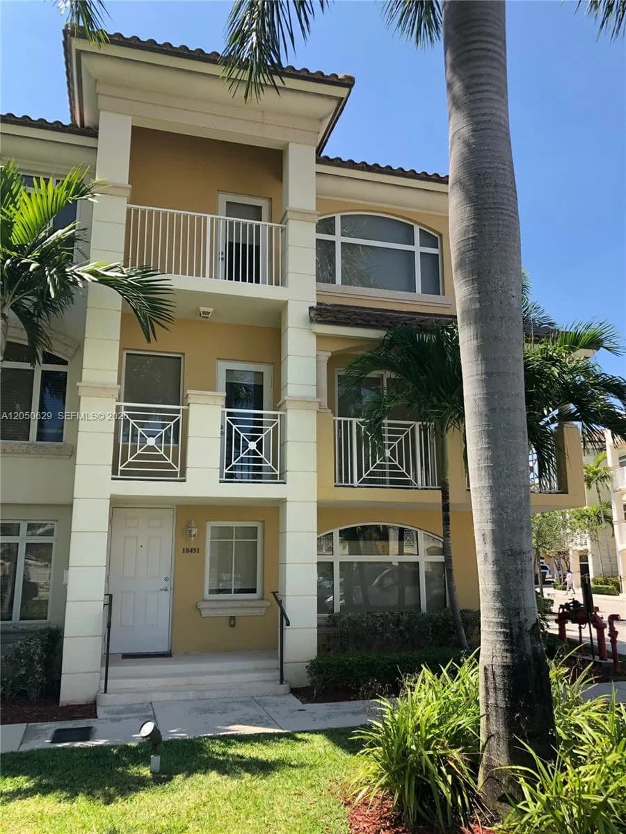18451 NE 27th Pl, Aventura, FL 33160