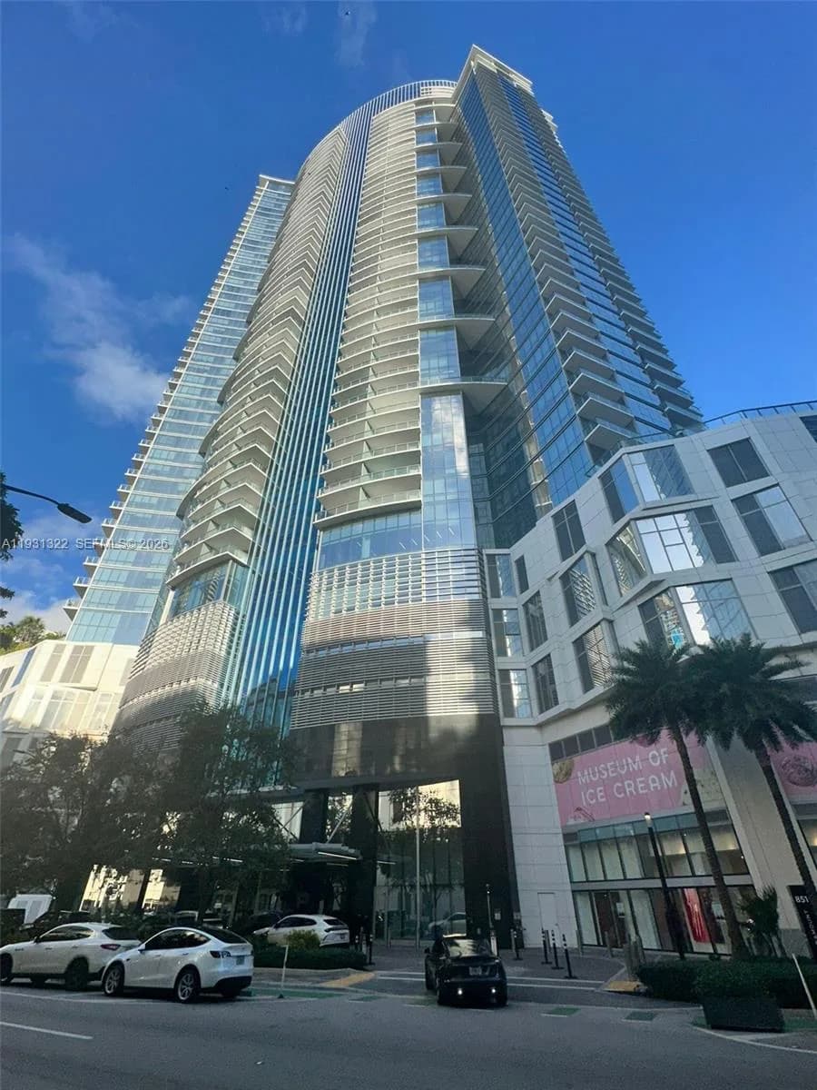 851 NE 1st Ave # 2212, Miami, FL 33132