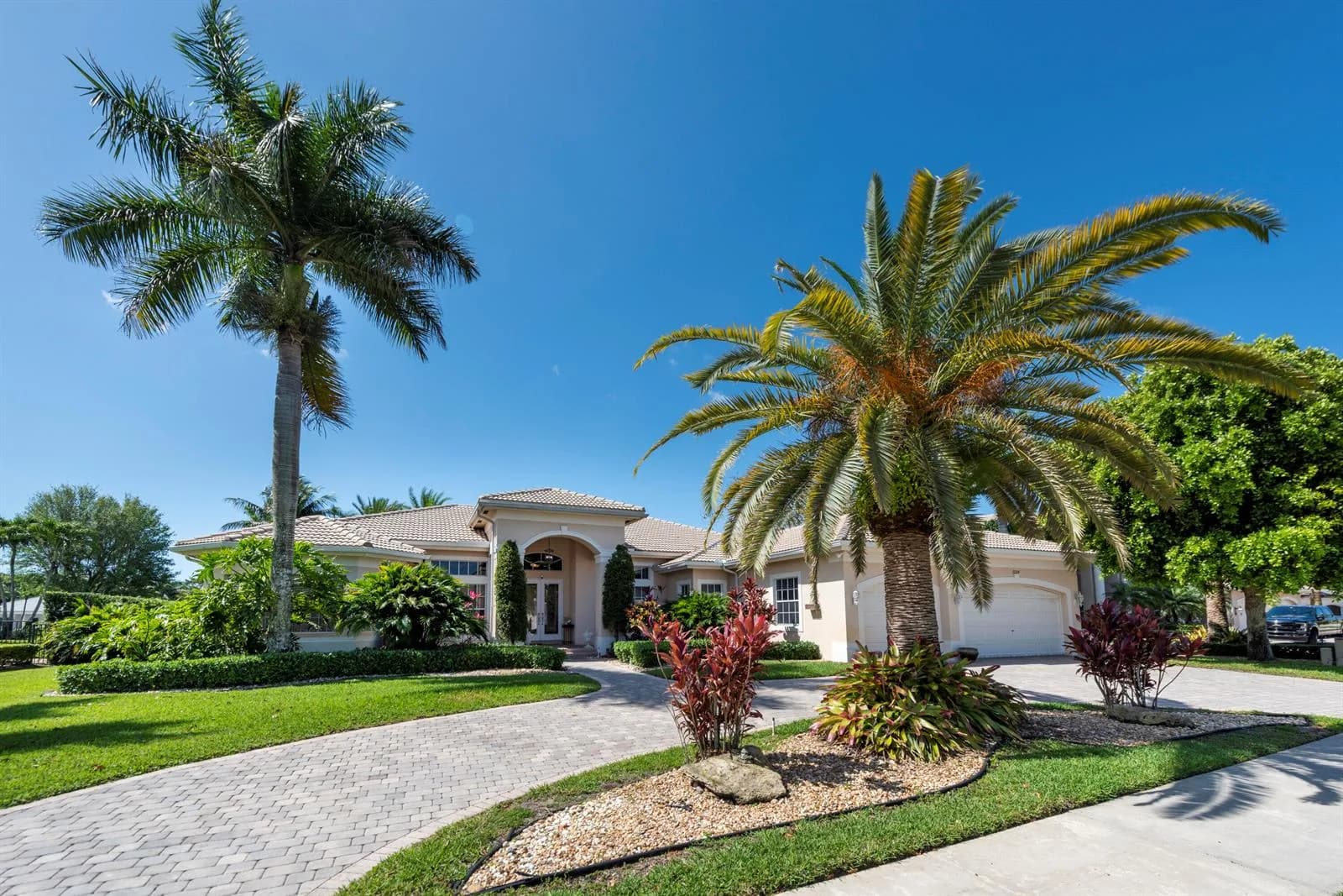 15234 SW 40th Street, Davie FL 33331