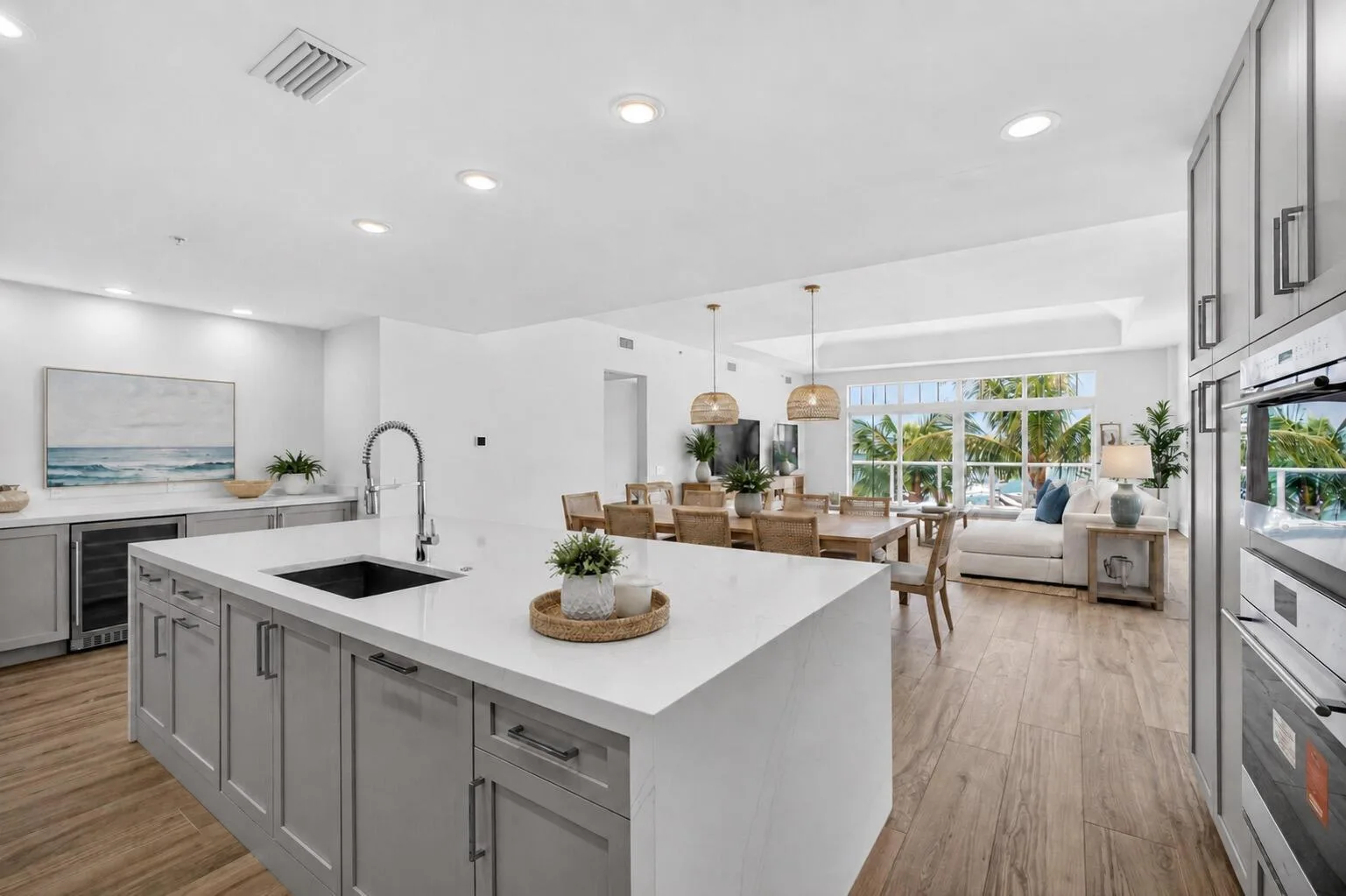 176 Lake Drive # 302, Palm Beach Shores FL 33404