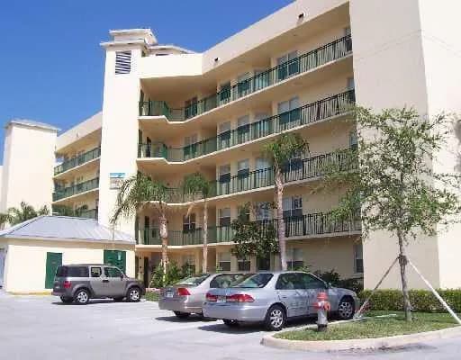 27 Royal Palm Way # 406, Boca Raton FL 33432