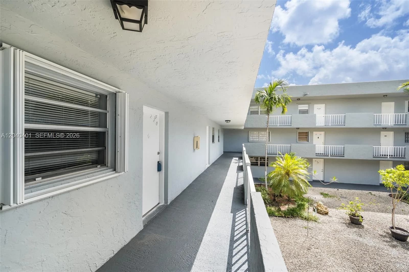1725 W 60th St # F220, Hialeah FL 33012
