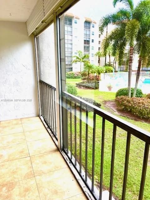 3920 Inverrary Blvd # 204C, Lauderhill FL 33319