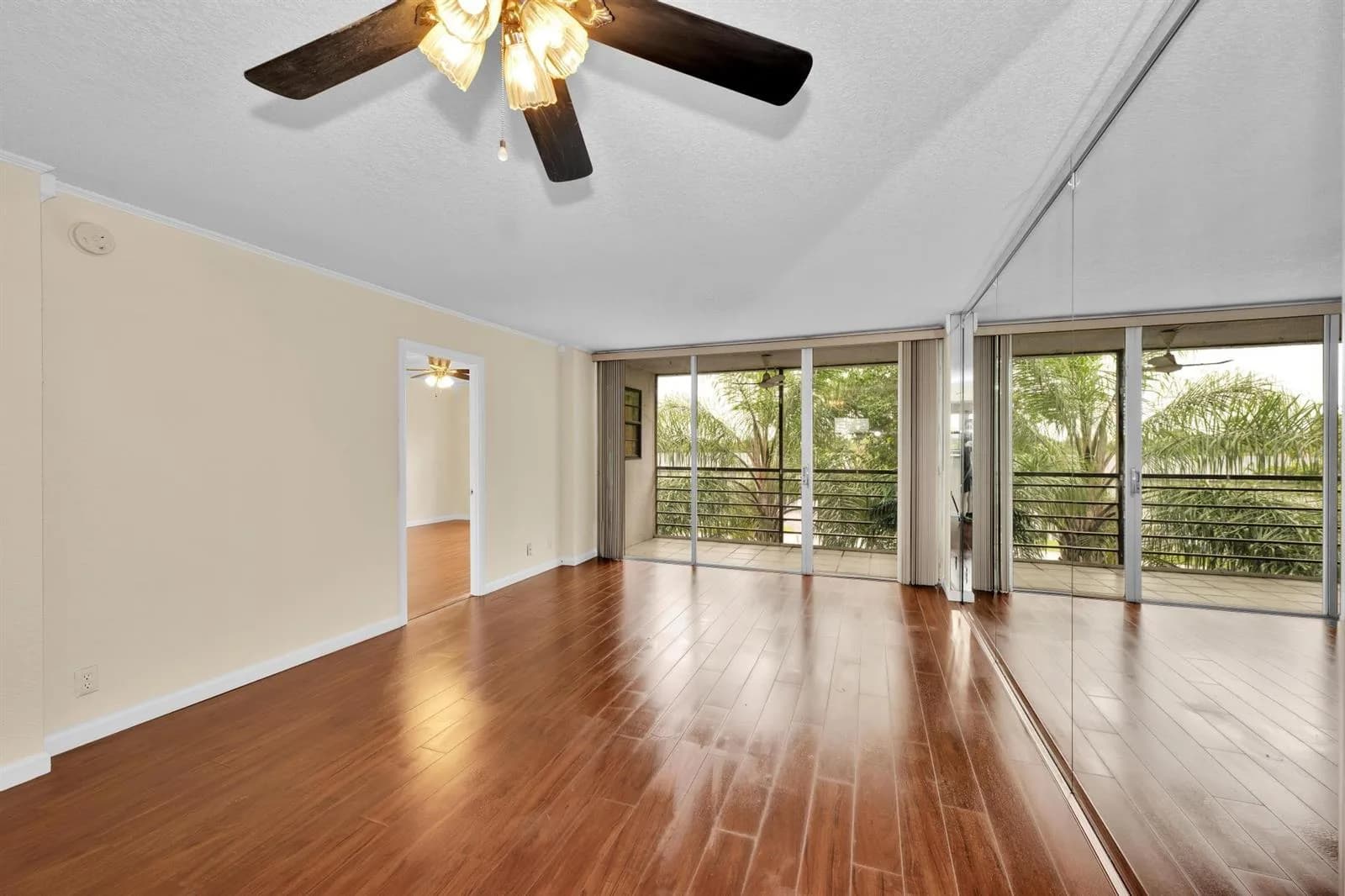 118 Royal Park Drive # 4G, Oakland Park, FL 33309