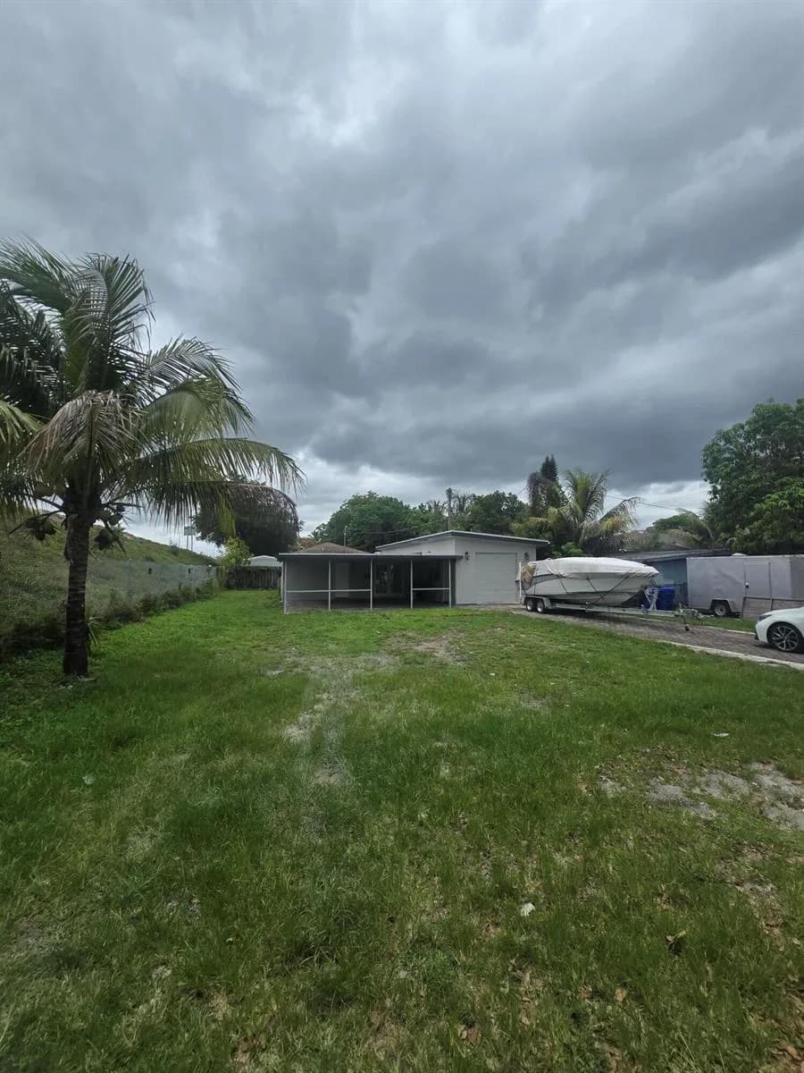 6209 Grant Street, Hollywood FL 33024