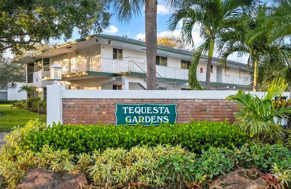 8 Garden Street # 106r, Tequesta FL 33469