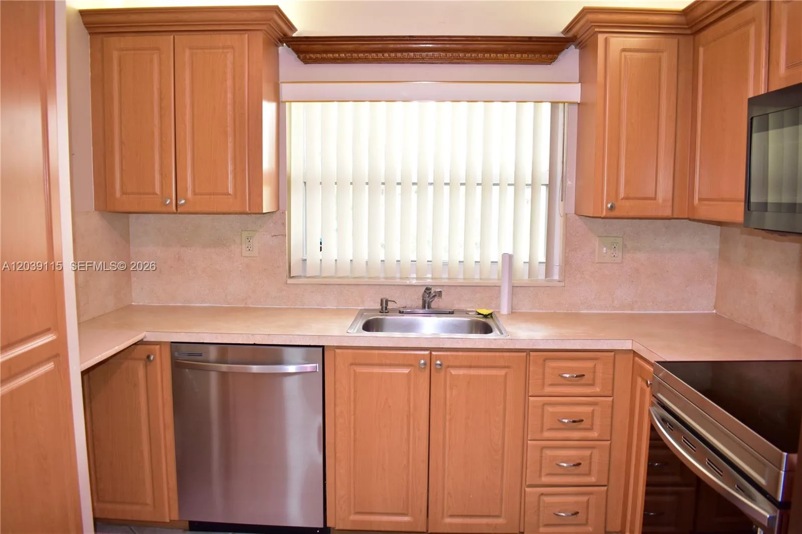 9300 Sunrise Lakes Blvd # 208, Sunrise FL 33322