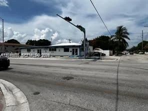 918 E 2nd Ave, Hialeah FL 33010