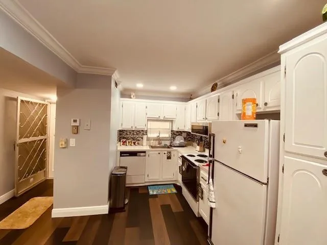 8990 S Hollybrook Boulevard # 301, Pembroke Pines, FL 33025