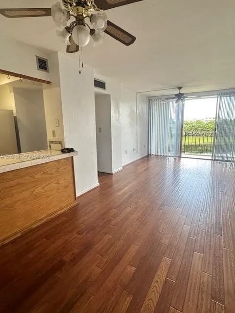 870 NW 87th Ave # 302, Miami, FL 33172