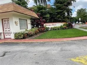 5300 Washington St # S111, Hollywood, FL 33021
