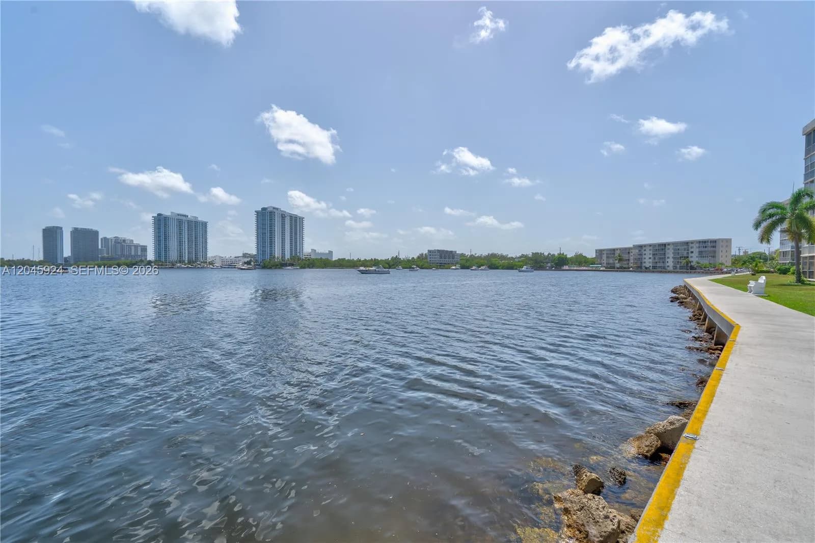 3000 Marcos Dr # P612, Aventura, FL 33160