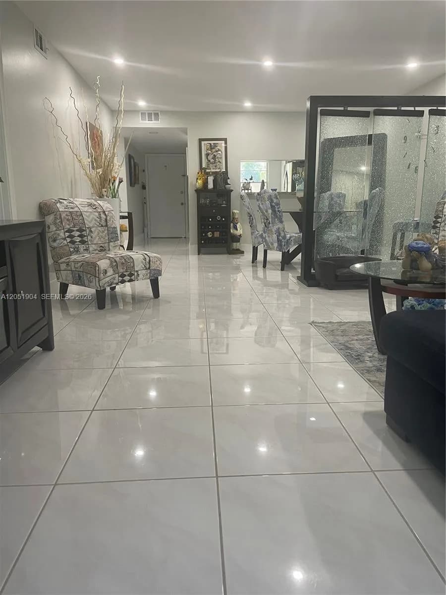 1011 SW 125th Ave # 207M, Pembroke Pines FL 33027
