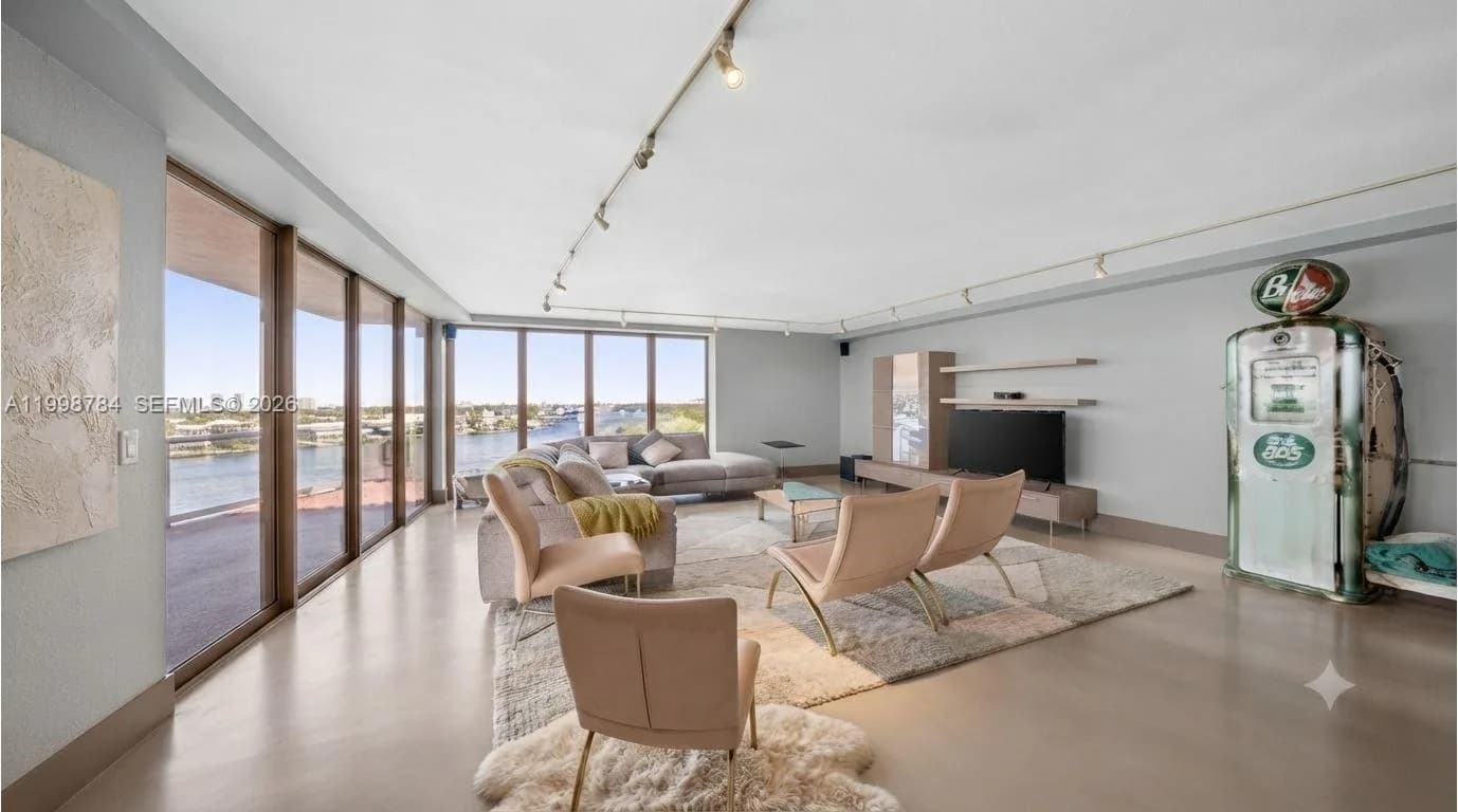 2800 E Sunrise Blvd # 7F, Fort Lauderdale, FL 33304