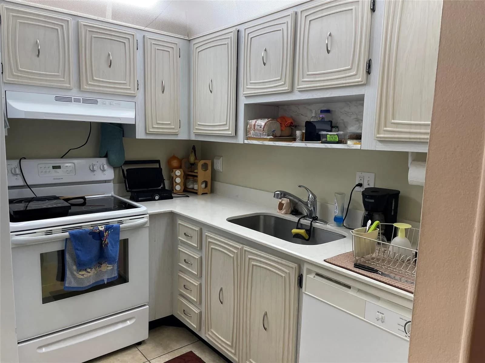 2821 Somerset Drive # 118, Lauderdale Lakes FL 33311
