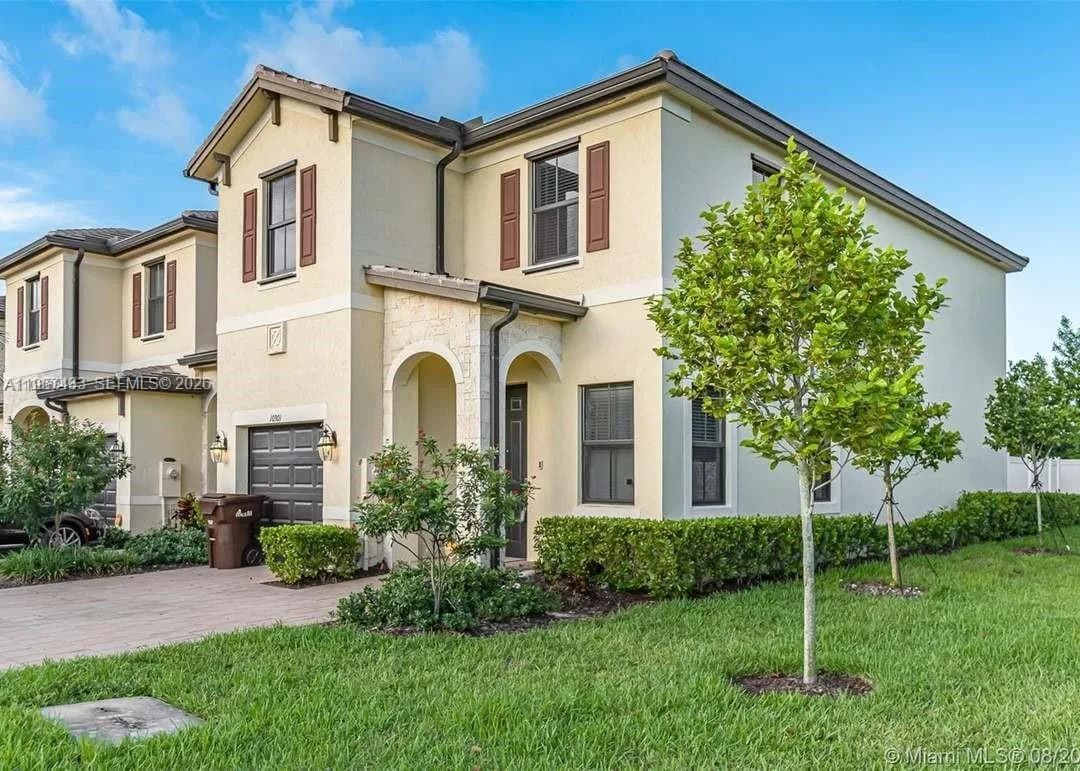 10301 W 32nd Ln, Hialeah FL 33018