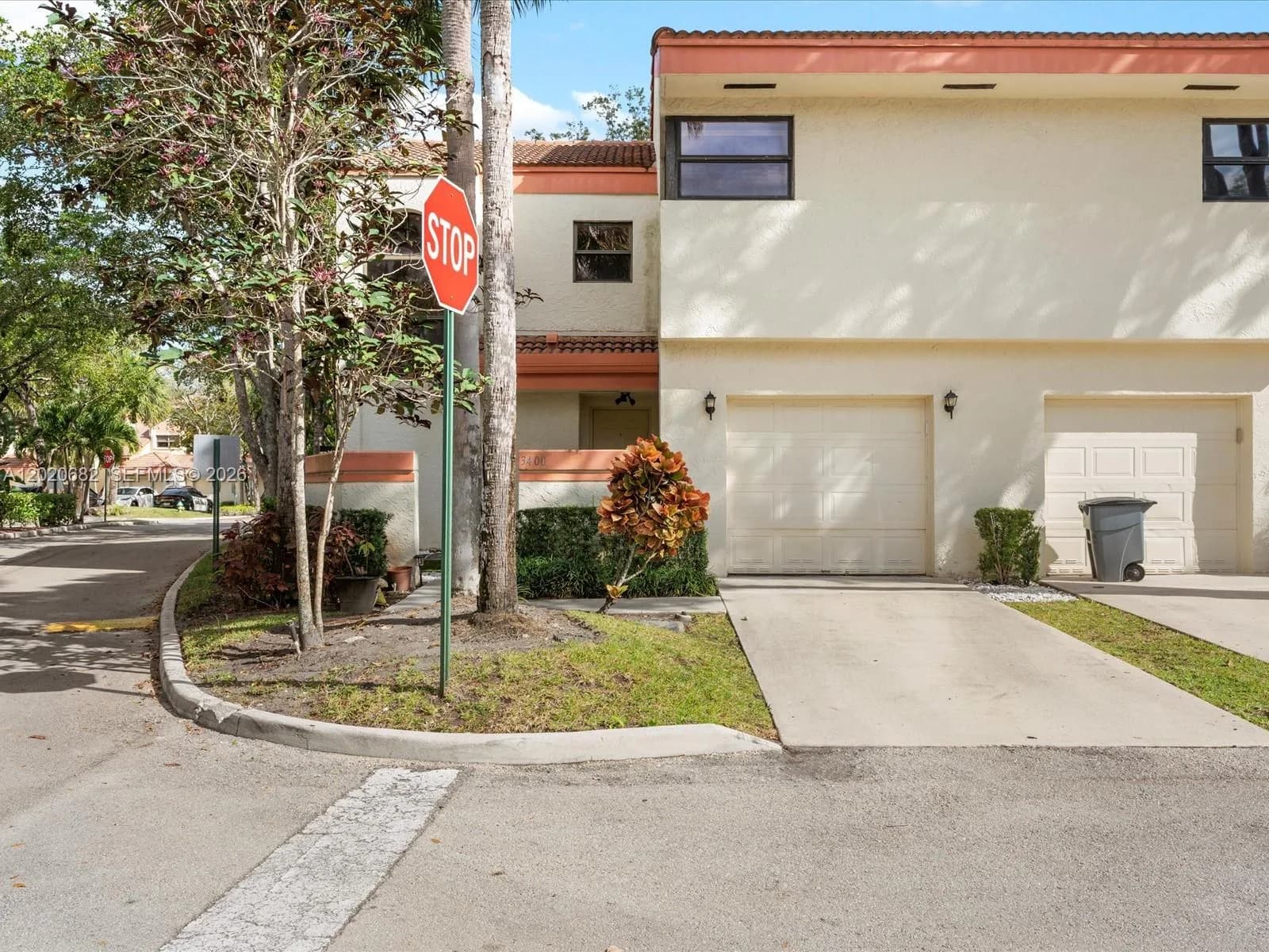 3400 Emerald Oaks Dr # 801, Hollywood FL 33021
