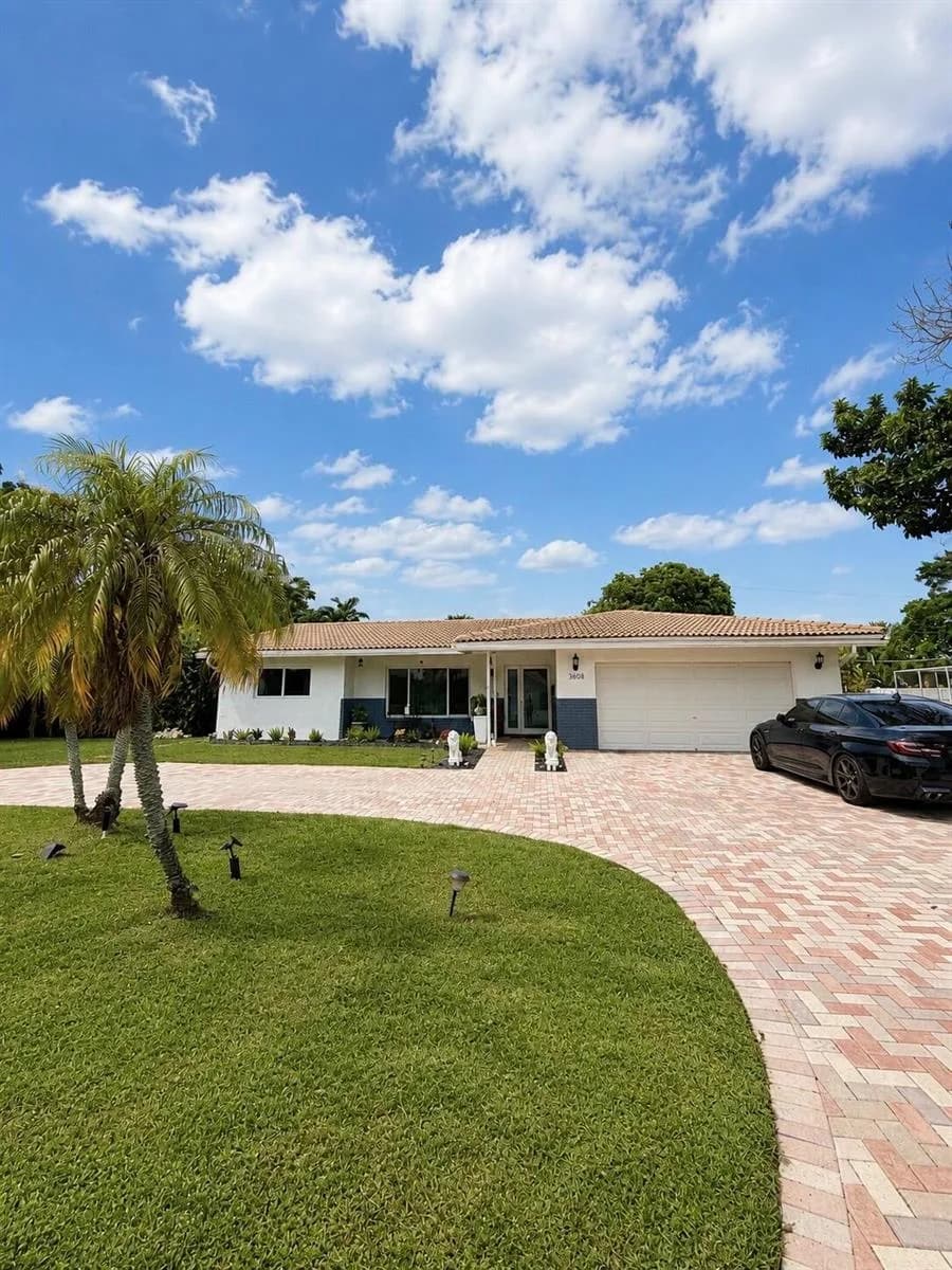3608 NW 82nd Avenue, Coral Springs, FL 33065