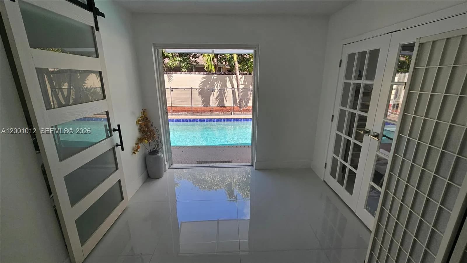 8421 NW 8th St, Pembroke Pines FL 33024