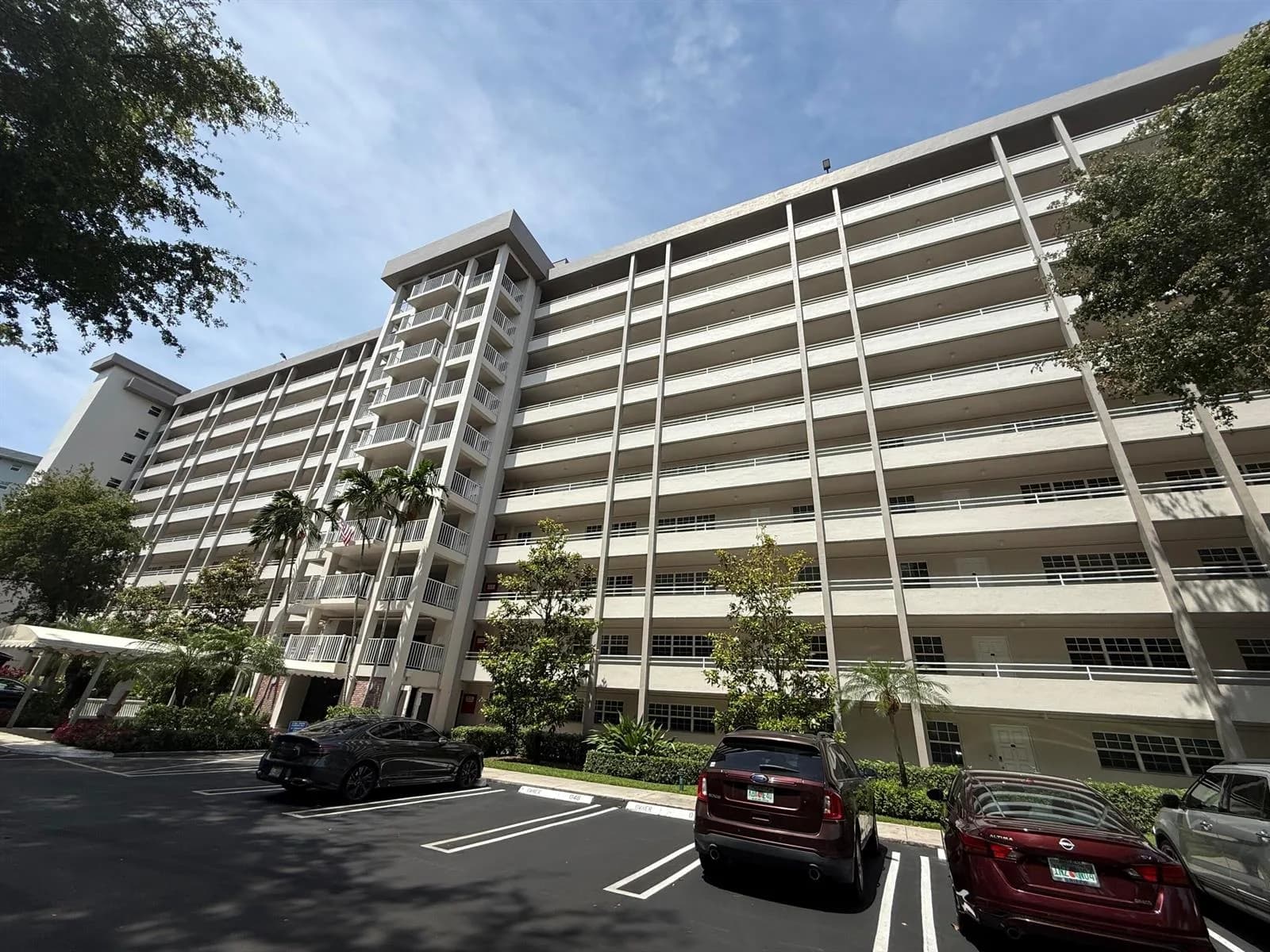 605 Oaks Drive # 602, Pompano Beach FL 33069