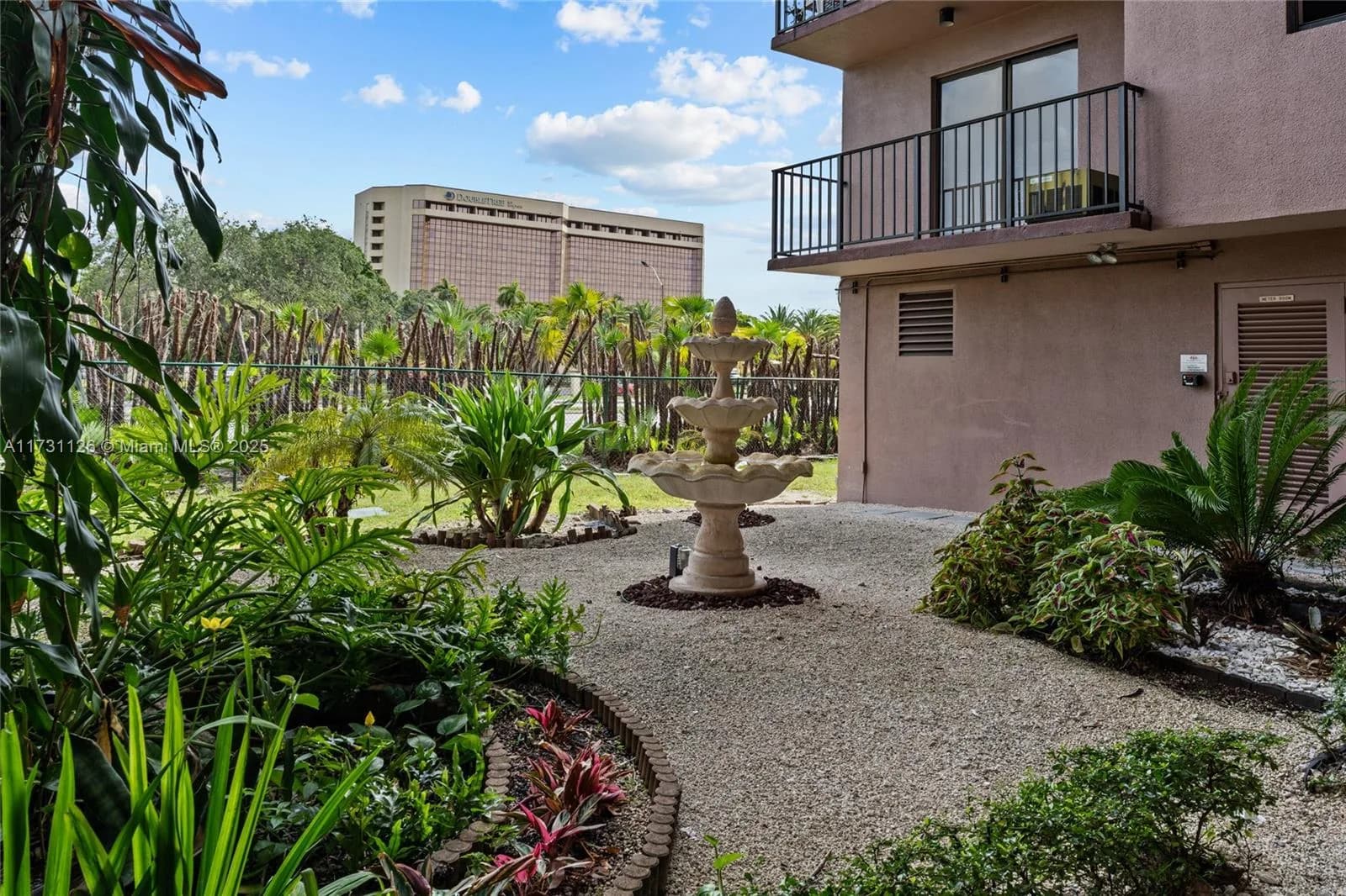 605 NW 72nd Ave # 406, Miami, FL 33126