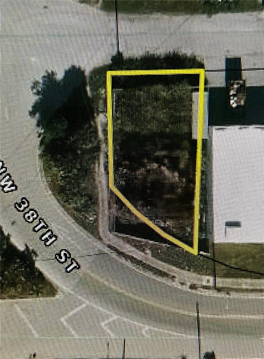 2781 NW 38th St, Miami FL 33142