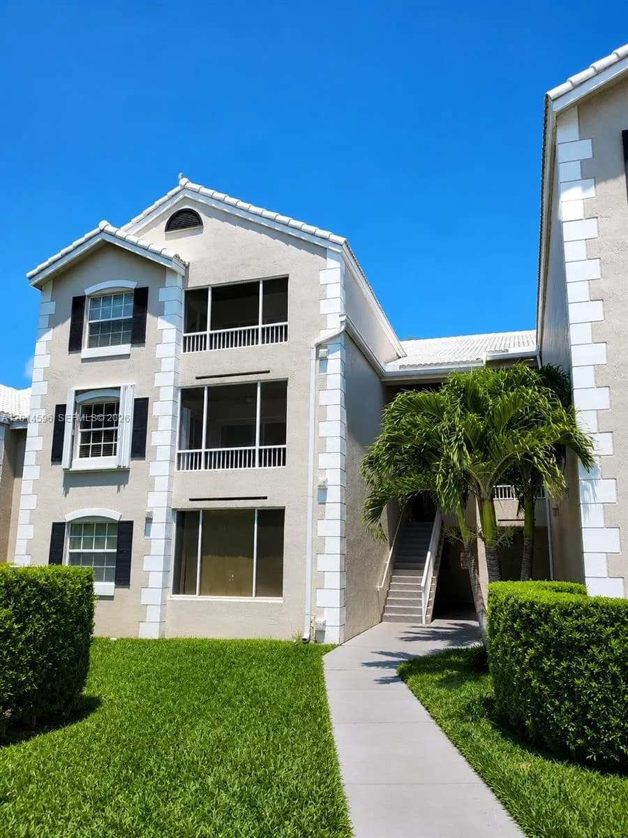 2890 N Oakland Forest Dr # 203, Oakland Park FL 33309