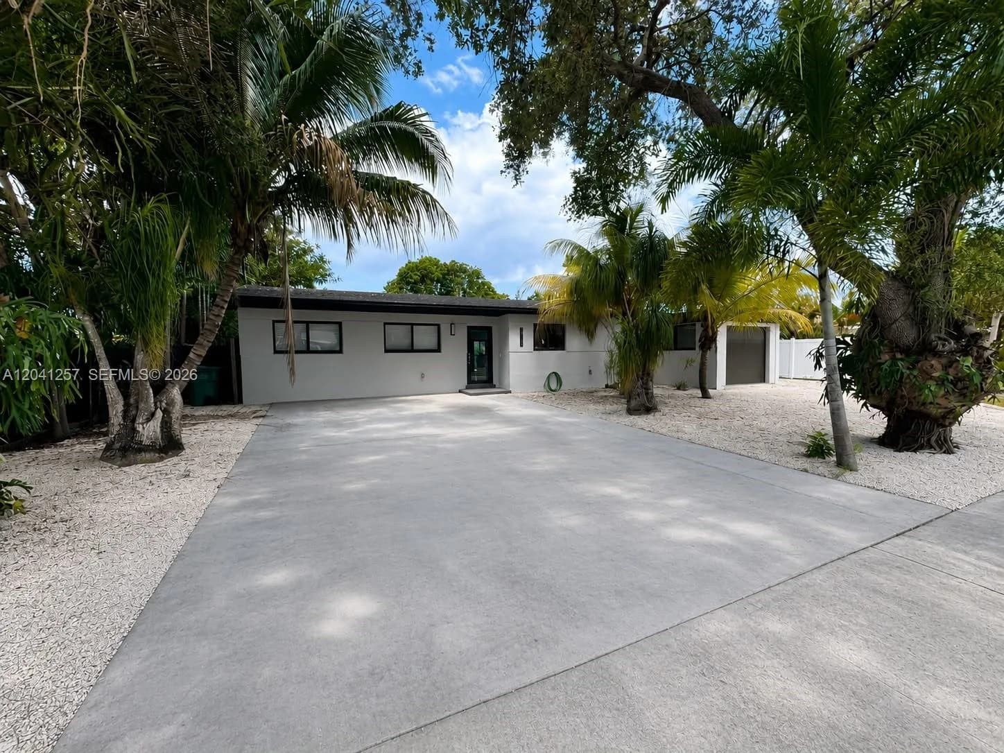 19700 NE 11th Pl, Miami, FL 33179