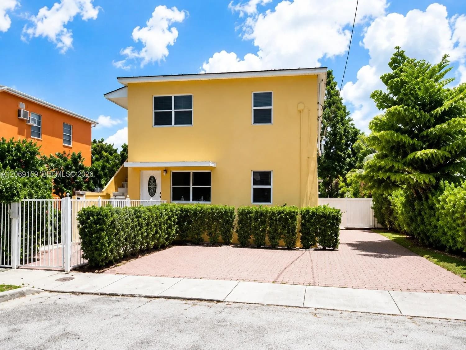 985 SW 10th St # 2, Miami, FL 33130