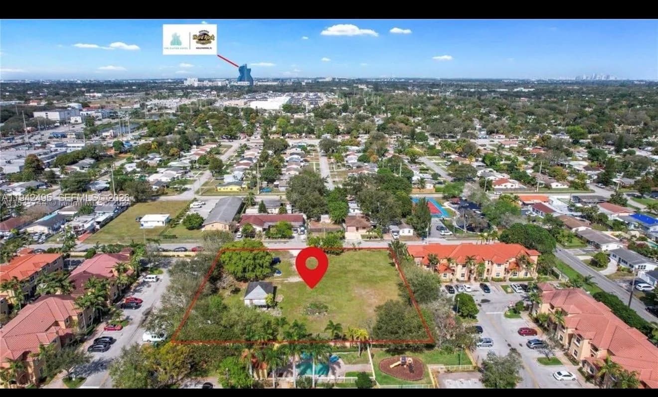 5830 Liberty St, Hollywood FL 33021