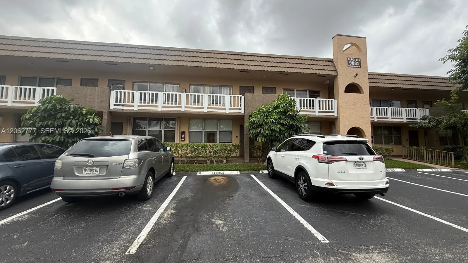 9081 Sunrise Lakes Blvd # 105, Sunrise FL 33322