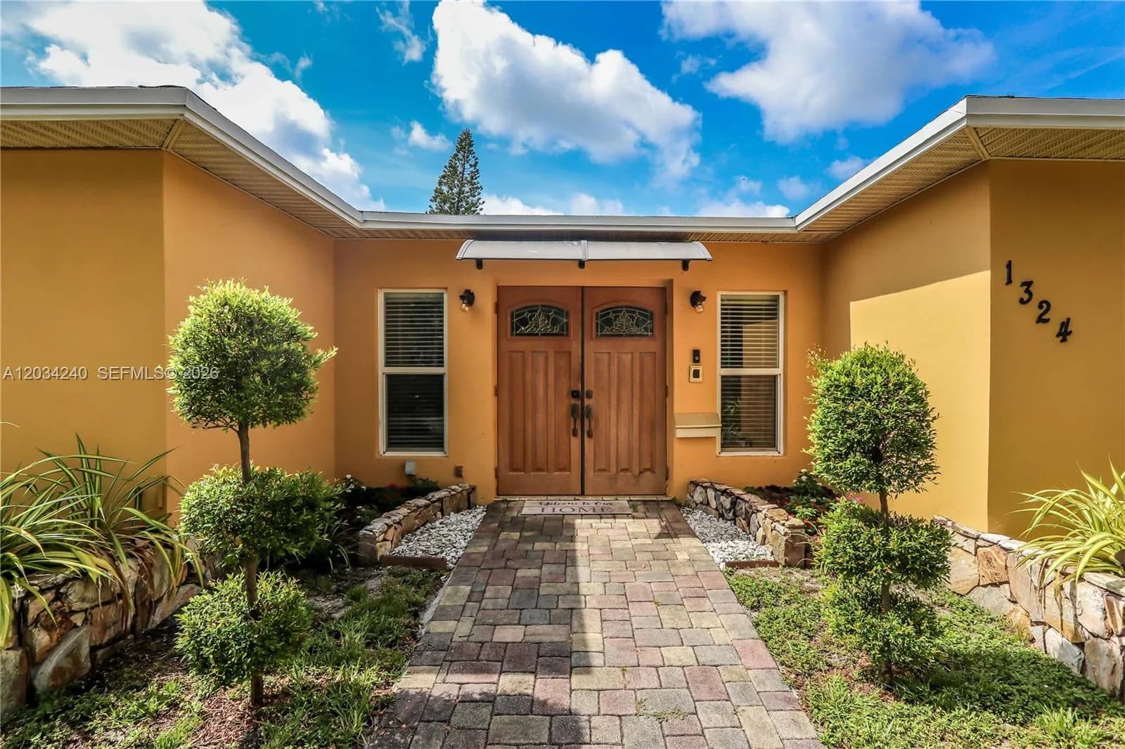 1324 Washington St, Hollywood FL 33019