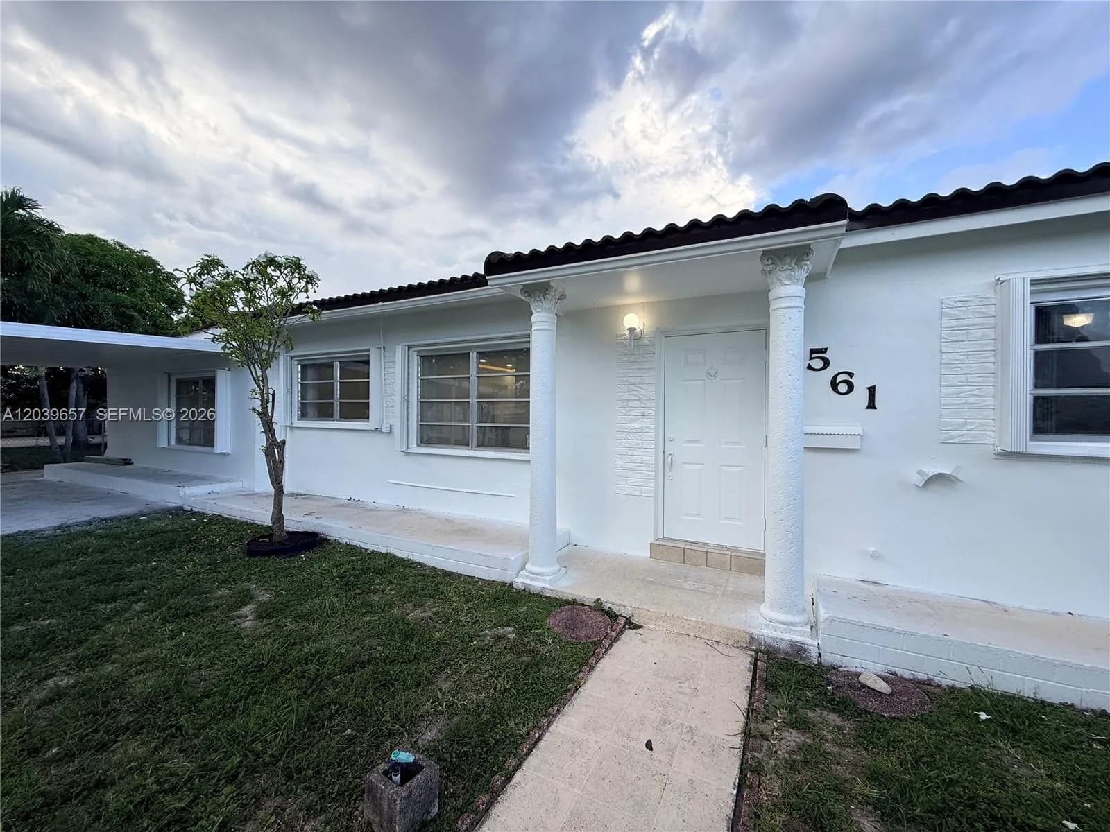 561 W 39th St # n/a, Hialeah, FL 33012