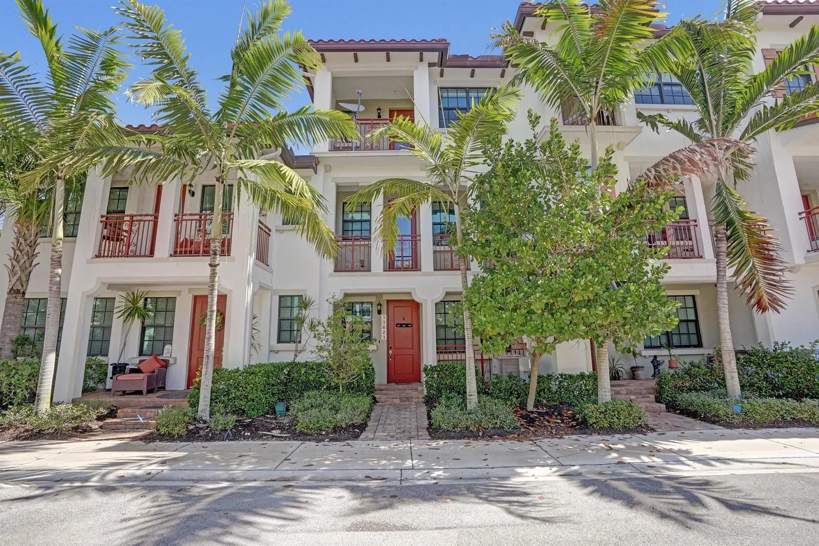 11621 SW 13th Court, Pembroke Pines, FL 33025