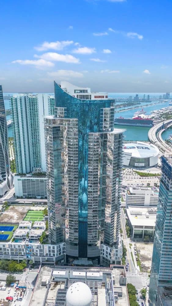 851 NE 1st Avenue # 306, Miami, FL 33132