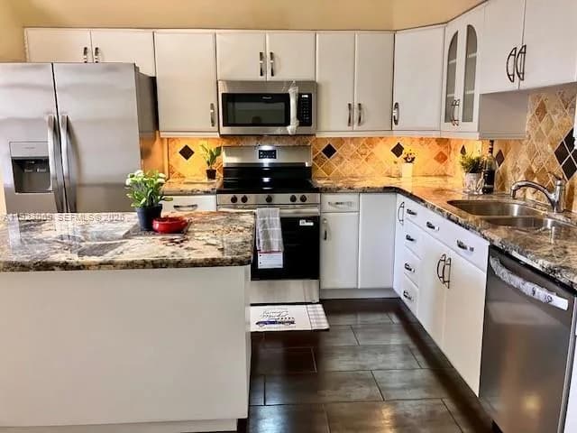 3910 Inverrary Blvd # 304-B, Lauderhill FL 33319