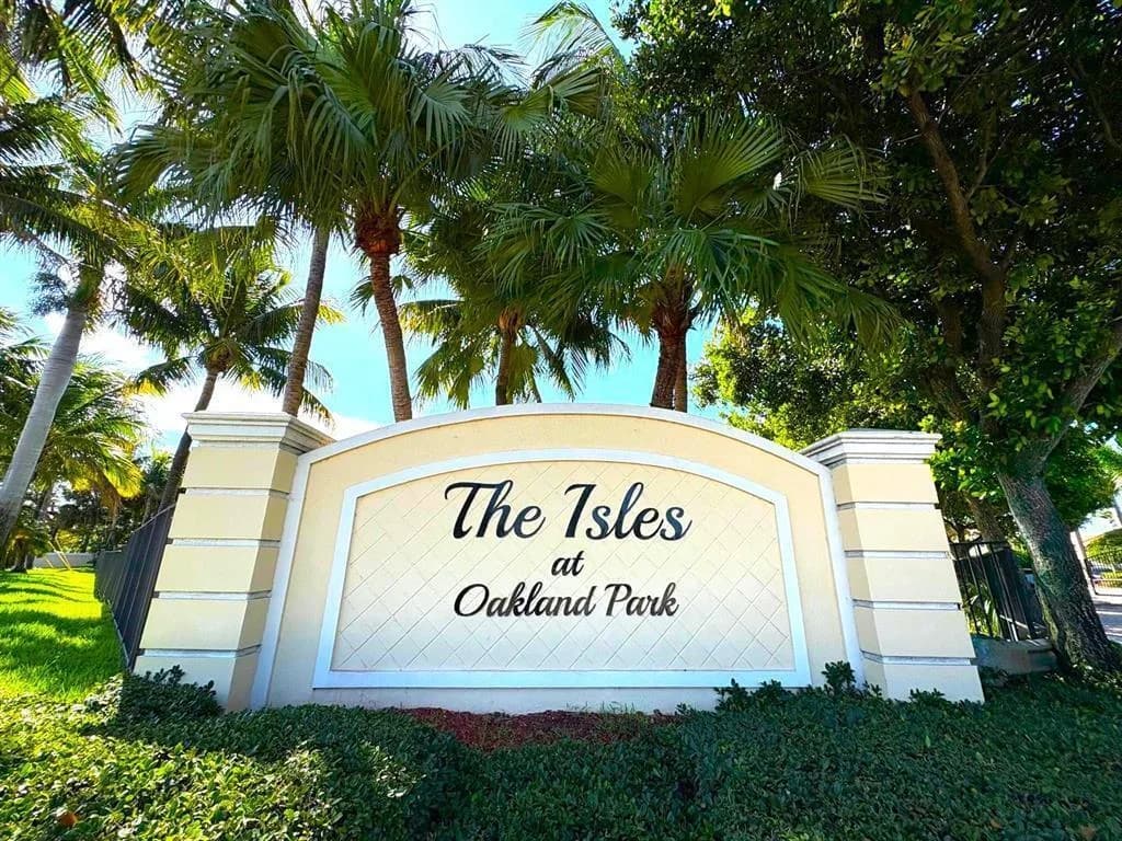 3245 NW 31st Terrace, Oakland Park FL 33309