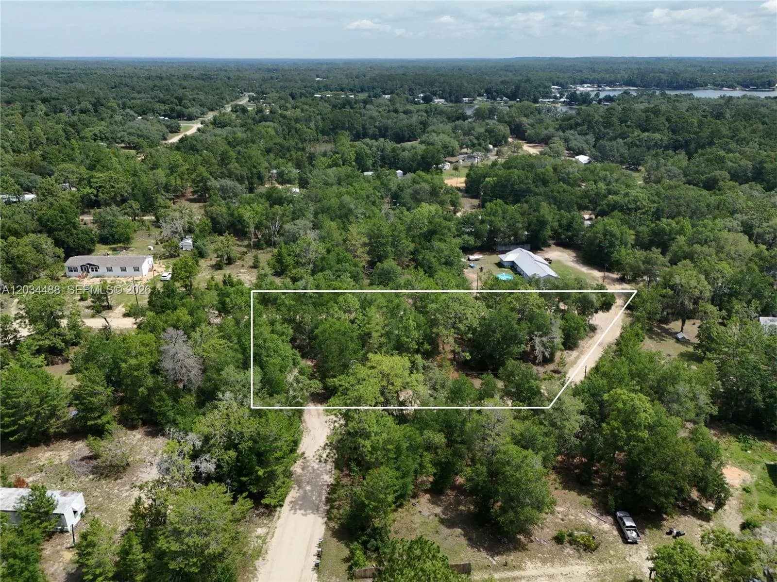 225 MIRROR LAKE DR, Other City - In The State Of Florida FL 32148