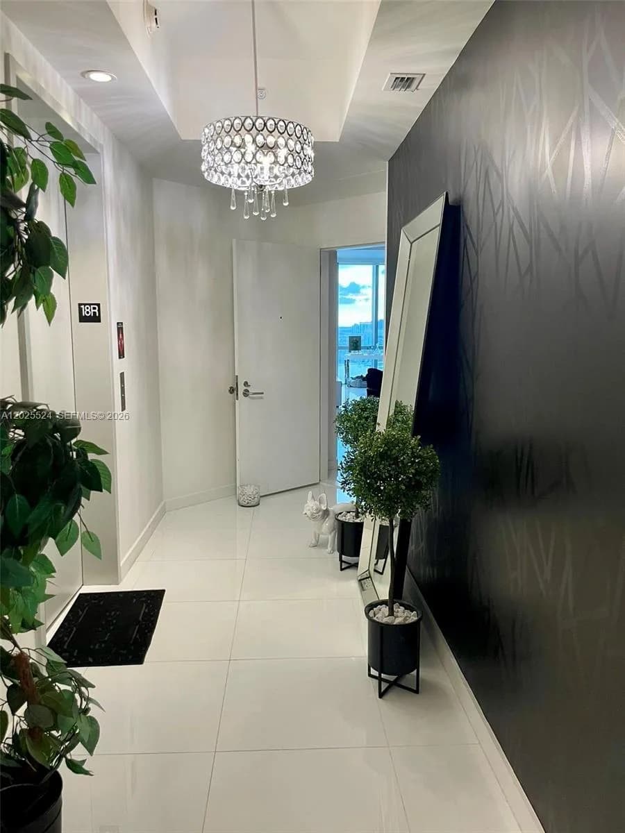 851 NE 1st Ave # 1808, Miami FL 33132