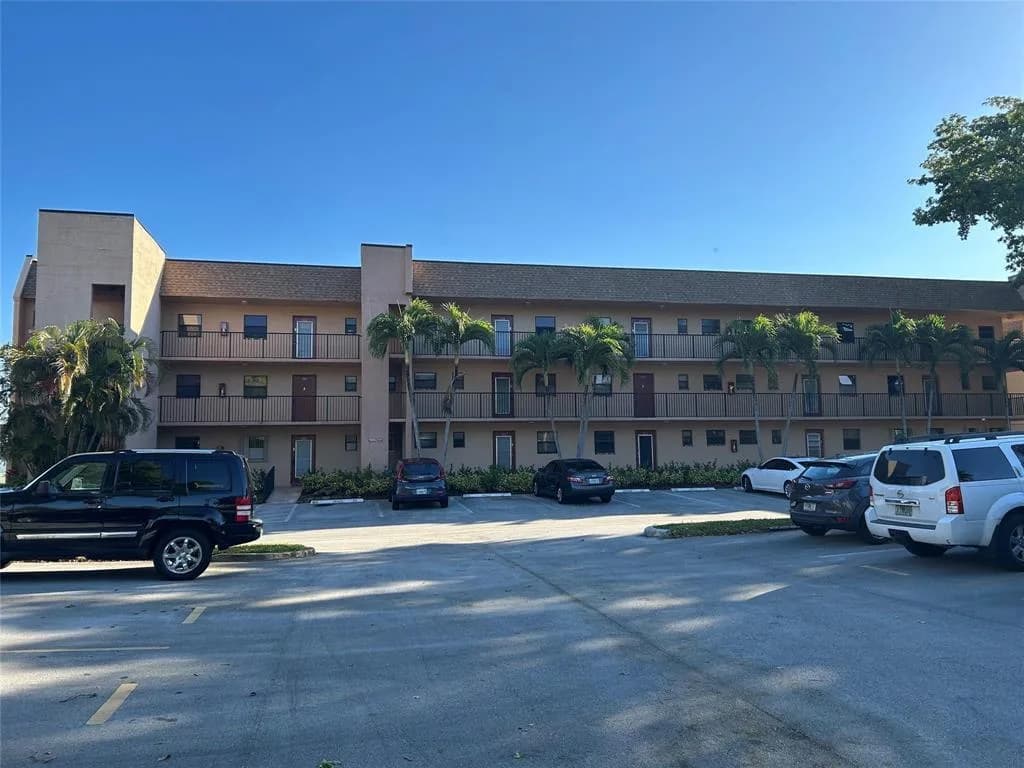 10303 Sunrise Lakes Boulevard # 205, Sunrise FL 33322